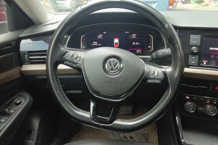 Used Volkswagen Passat 2019 330TSI Luxury Edition China V Standard Steering Wheel