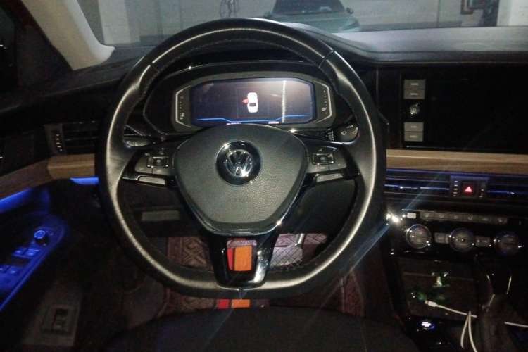 Used Volkswagen Passat 2019 330TSI Luxury Edition China V Standard Steering Wheel