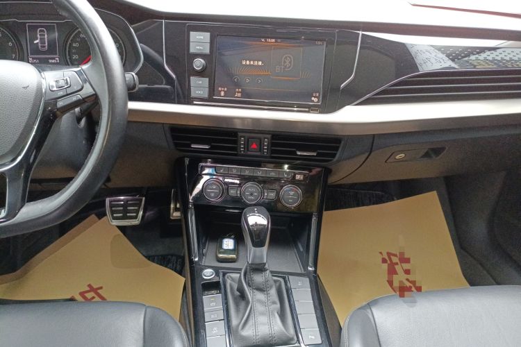 Used Volkswagen Passat 2019 330TSI Elite Edition China VI Audio And AC Panel