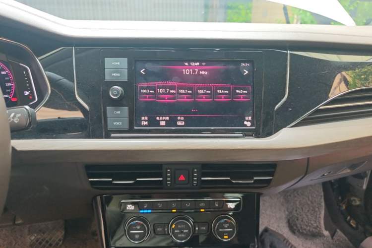 Used Volkswagen Passat 2019 330TSI Luxury Edition China V Standard Audio And AC Panel