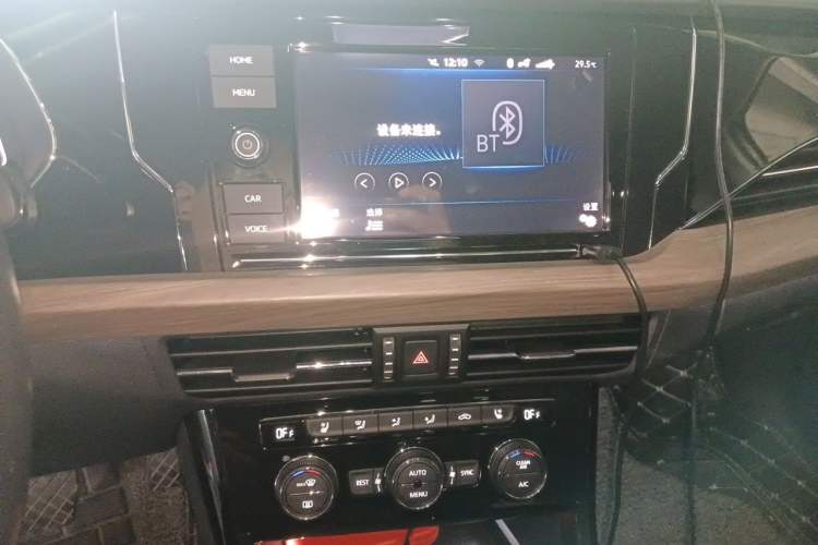 Used Volkswagen Passat 2019 330TSI Luxury Edition China VI Standard Audio And AC Panel