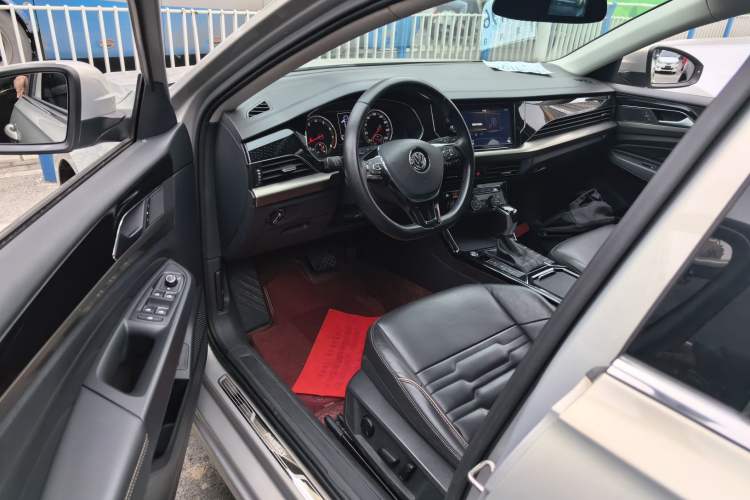 Used Volkswagen Passat 2019 330TSI Elite Edition China VI Driver Seat