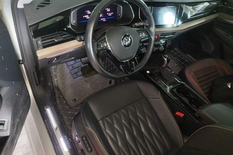 Used Volkswagen Passat 2019 330TSI Luxury Edition China VI Standard Driver Seat