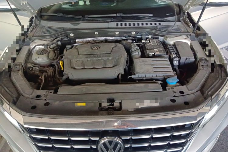 Used Volkswagen Passat 2019 330TSI Luxury Edition China VI Standard Engine Bay