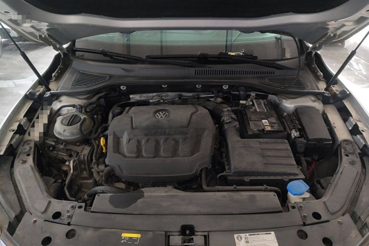 Used Volkswagen Passat 2019 330TSI Luxury Edition China VI Standard Engine Bay