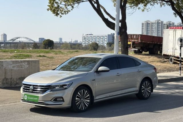 Used Volkswagen Passat 2019 330TSI Luxury Edition China VI Standard