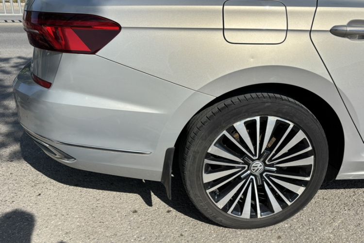 Used Volkswagen Passat 2019 330TSI Luxury Edition China VI Standard Exterior 5