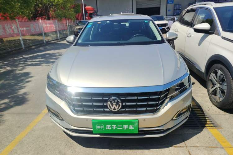 Used Volkswagen Passat 2019 380TSI Luxury Edition China VI Standard Front