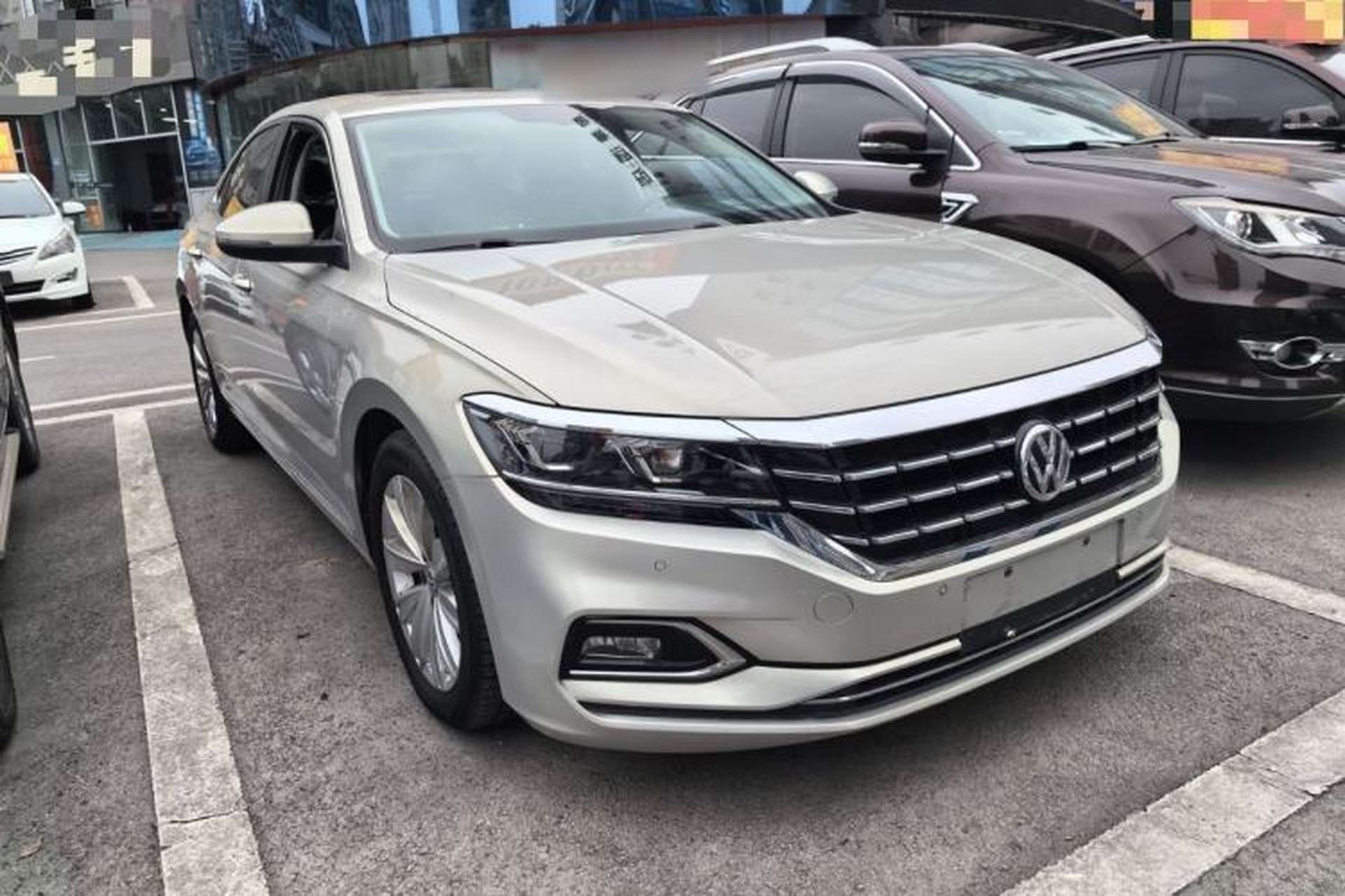 Used Volkswagen Passat 2019 330TSI Elite Edition China VI Front Right 45 Deg