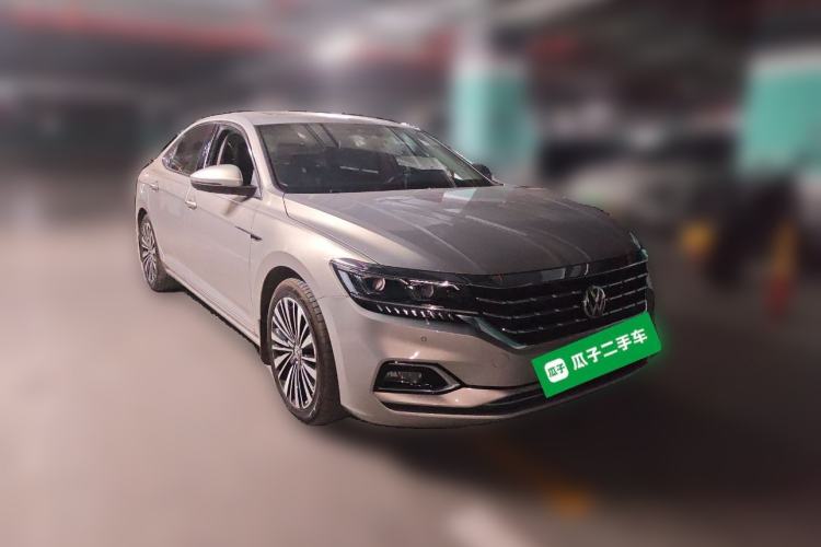 Used Volkswagen Passat 2019 380TSI Prestige Edition China VI Standard Front Right 45 Deg
