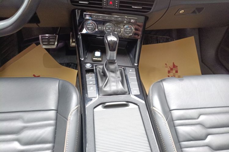 Used Volkswagen Passat 2019 330TSI Elite Edition China VI Gear Lever