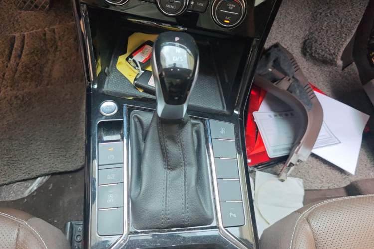 Used Volkswagen Passat 2019 330TSI Luxury Edition China V Standard Gear Lever