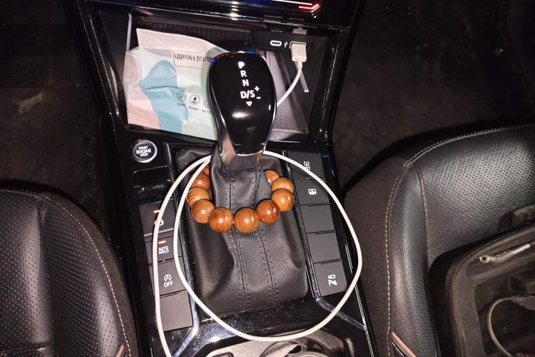 Used Volkswagen Passat 2019 380TSI Prestige Edition China VI Standard Gear Lever