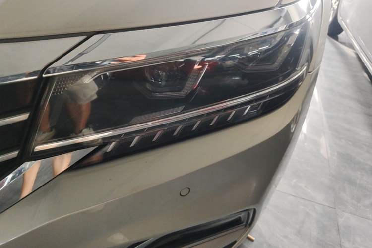 Used Volkswagen Passat 2019 330TSI Luxury Edition China VI Standard Left Front Headlight