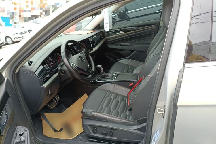 Used Volkswagen Passat 2019 330TSI Elite Edition China VI Left Front Seat