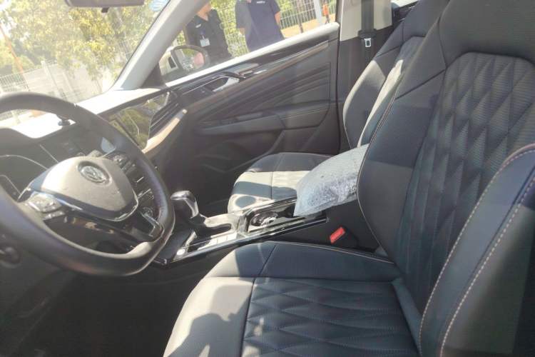Used Volkswagen Passat 2019 380TSI Luxury Edition China VI Standard Left Front Seat