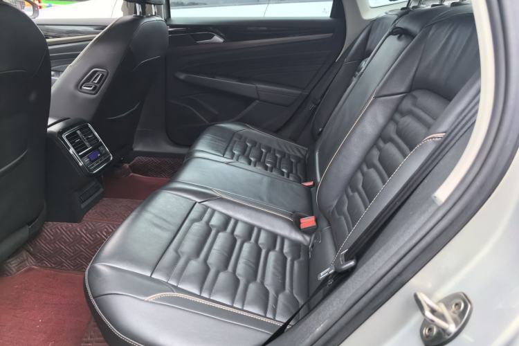 Used Volkswagen Passat 2019 330TSI Elite Edition China VI Left Rear Seat