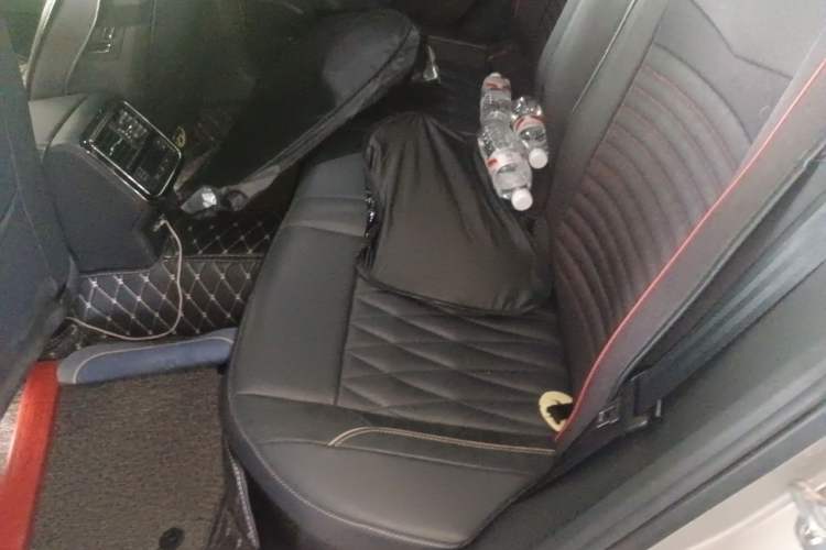 Used Volkswagen Passat 2019 330TSI Luxury Edition China VI Standard Left Rear Seat