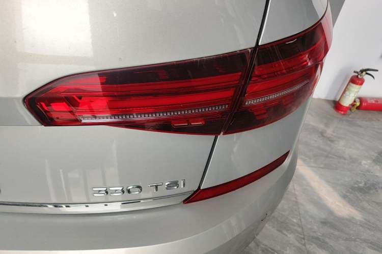 Used Volkswagen Passat 2019 330TSI Luxury Edition China VI Standard Right Rear Taillight