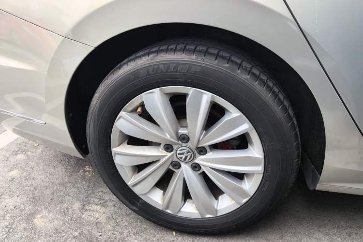 Used Volkswagen Passat 2019 330TSI Elite Edition China VI Right Rear Wheel Hub