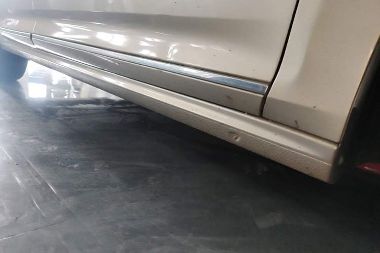 Used Volkswagen Passat 2019 330TSI Luxury Edition China VI Standard Right Side Sill