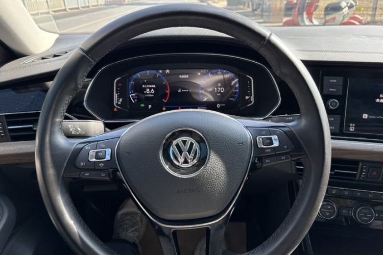 Used Volkswagen Passat 2019 330TSI Luxury Edition China VI Standard Steering Wheel