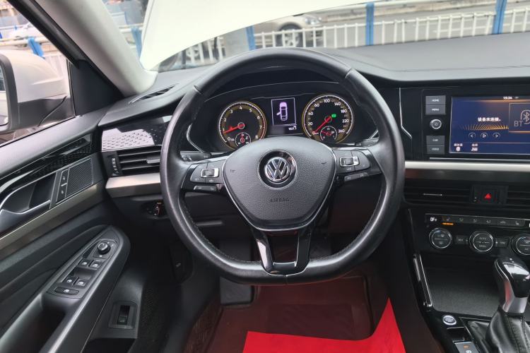 Used Volkswagen Passat 2019 330TSI Elite Edition China VI Steering Wheel