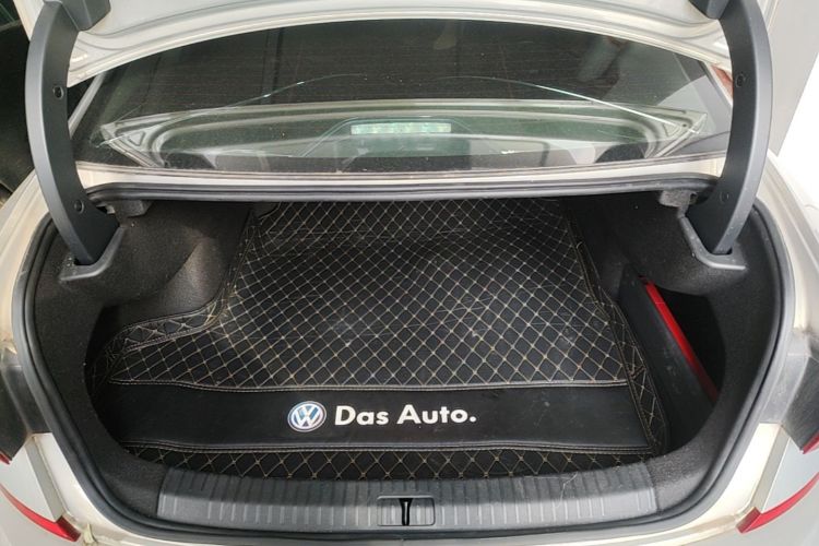 Used Volkswagen Passat 2019 330TSI Luxury Edition China VI Standard Trunk