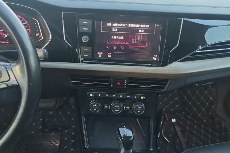 Used Volkswagen Passat 2019 330TSI Luxury Edition China VI Standard Audio And AC Panel