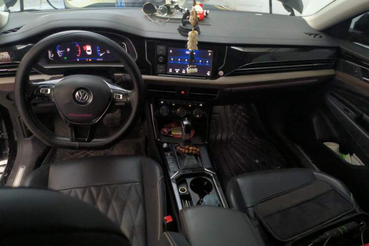 Used Volkswagen Passat 2019 330TSI Luxury Edition China VI Standard Center Console