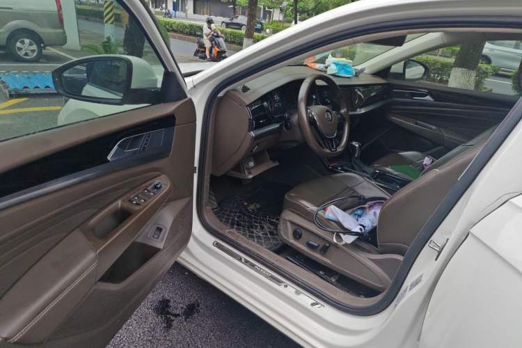 Used Volkswagen Passat 2019 330TSI Elite Edition China VI Driver Seat