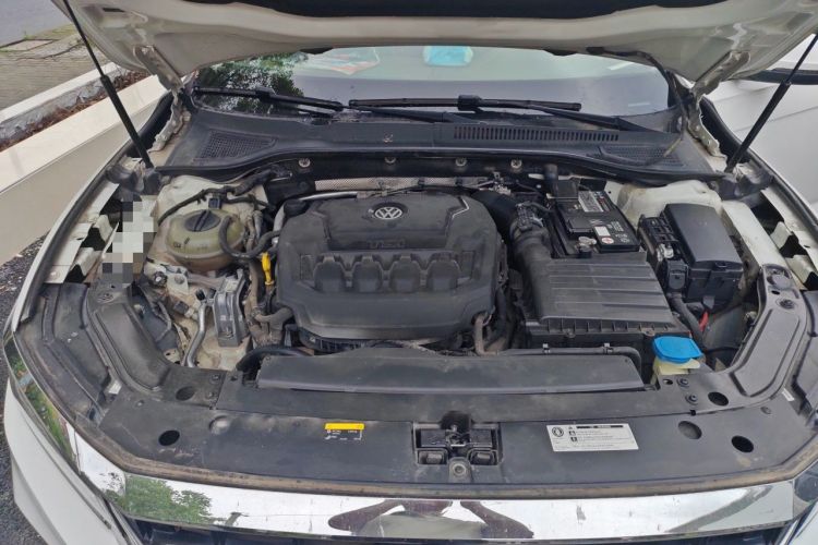 Used Volkswagen Passat 2019 330TSI Elite Edition China VI Engine Bay