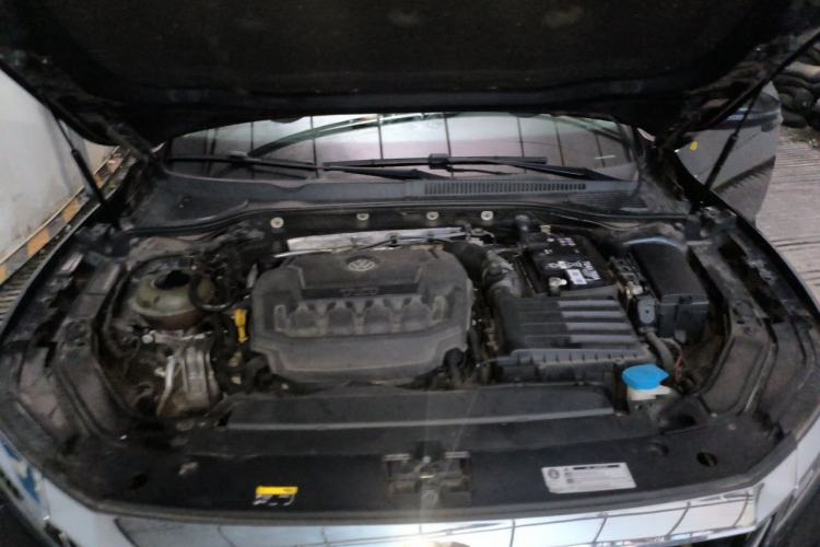 Used Volkswagen Passat 2019 330TSI Luxury Edition China VI Standard Engine Bay