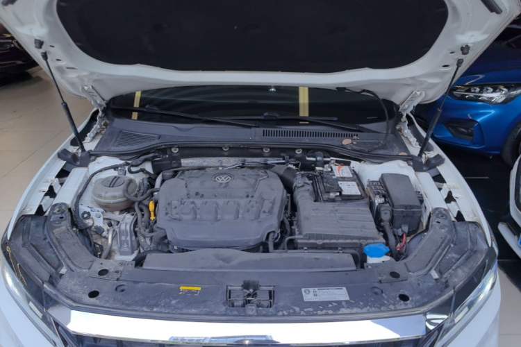 Used Volkswagen Passat 2019 330TSI Elite Edition China VI Engine Bay