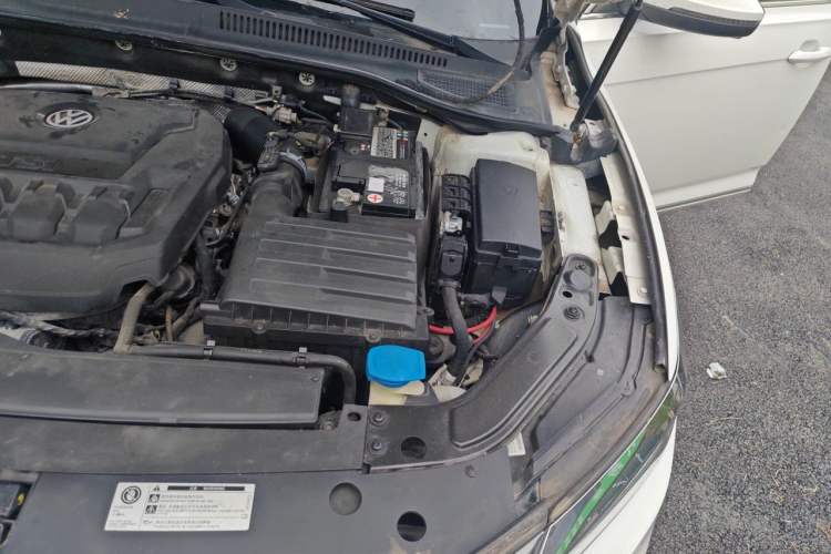 Used Volkswagen Passat 2019 330TSI Elite Edition China VI Engine Bay Left