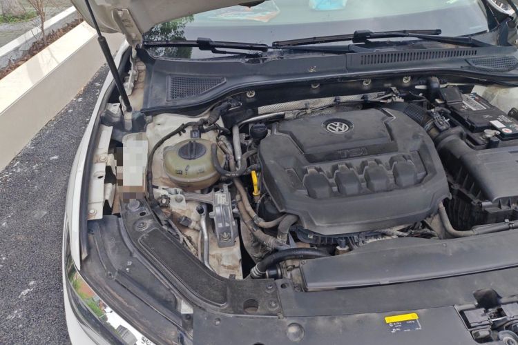 Used Volkswagen Passat 2019 330TSI Elite Edition China VI Engine Bay Right