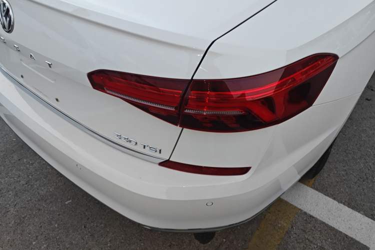 Used Volkswagen Passat 2019 330TSI Luxury Edition China VI Standard Exterior 6
