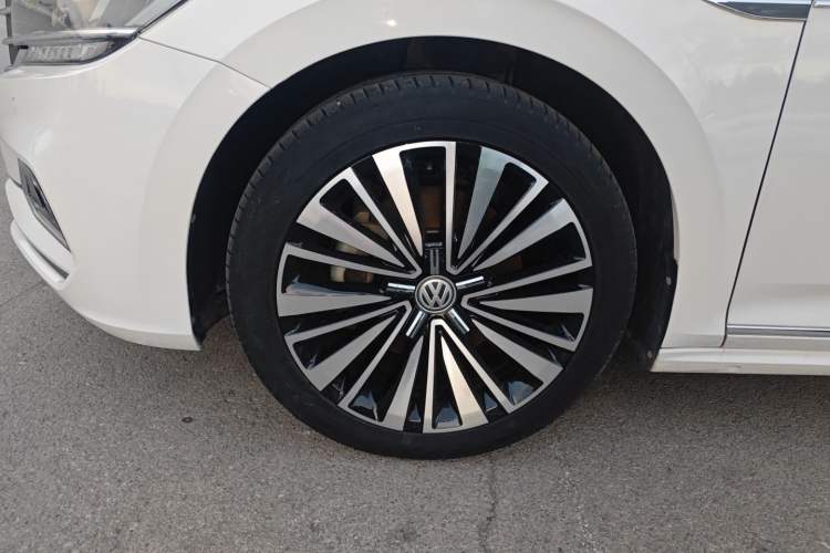 Used Volkswagen Passat 2019 330TSI Luxury Edition China VI Standard Exterior 7