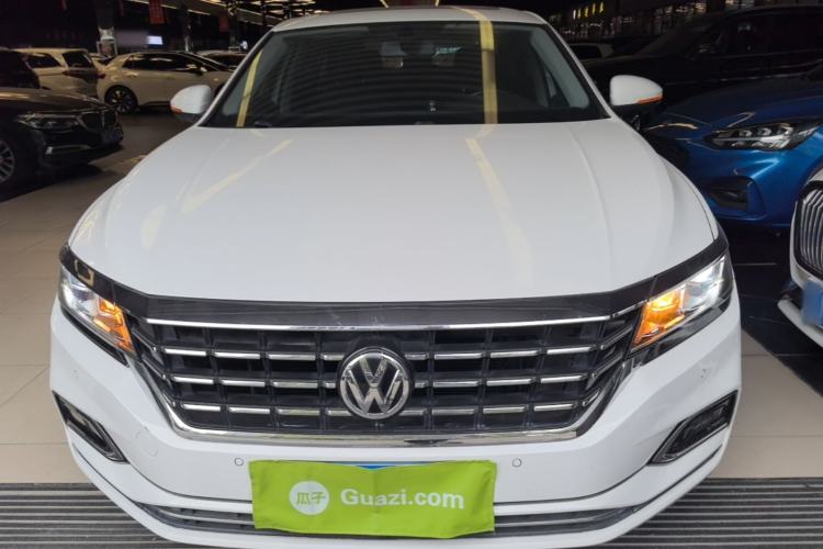 Used Volkswagen Passat 2019 330TSI Elite Edition China VI Front