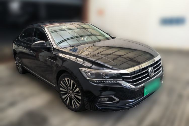 Used Volkswagen Passat 2019 330TSI Luxury Edition China VI Standard Front Right 45 Deg
