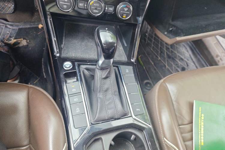 Used Volkswagen Passat 2019 330TSI Elite Edition China VI Gear Lever