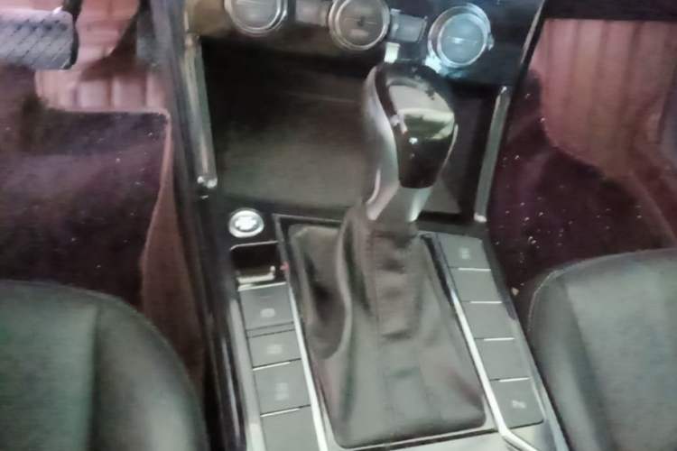 Used Volkswagen Passat 2019 330TSI Elite Edition China VI Gear Lever