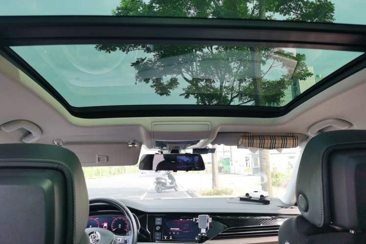 Used Volkswagen Passat 2019 330TSI Luxury Edition China VI Standard Headliner