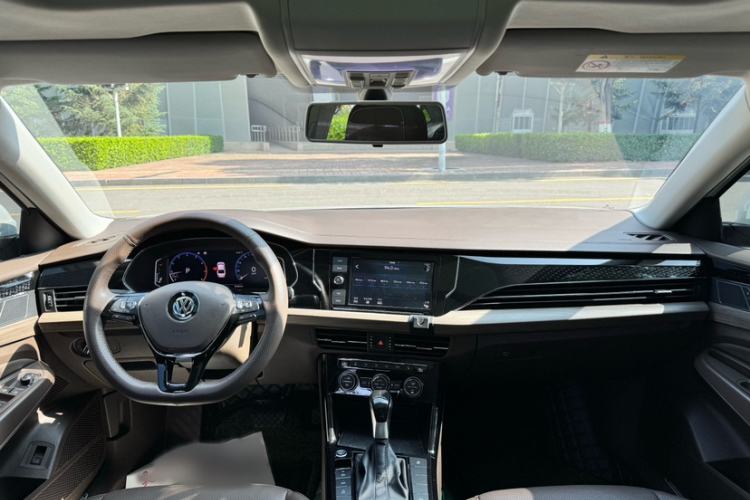 Used Volkswagen Passat 2019 330TSI Luxury Edition China V Standard Interior 1