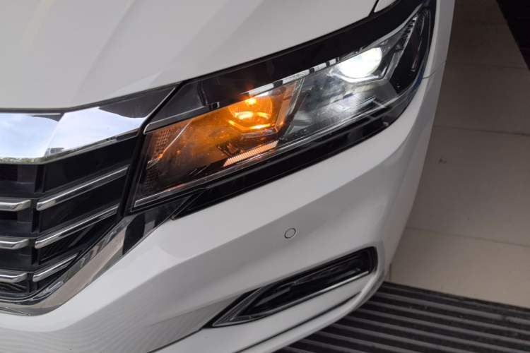 Used Volkswagen Passat 2019 330TSI Elite Edition China VI Left Front Headlight