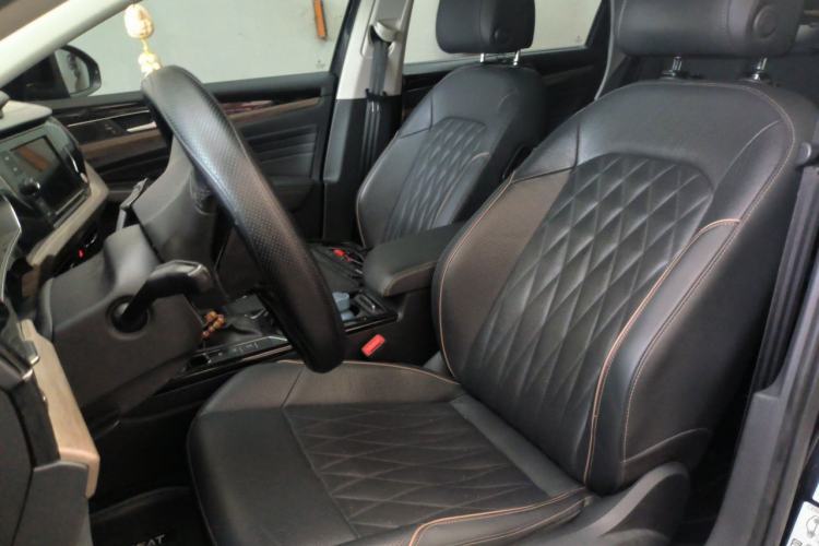 Used Volkswagen Passat 2019 330TSI Luxury Edition China VI Standard Left Front Seat