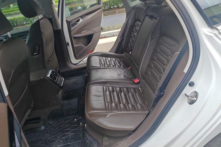 Used Volkswagen Passat 2019 330TSI Elite Edition China VI Left Rear Seat