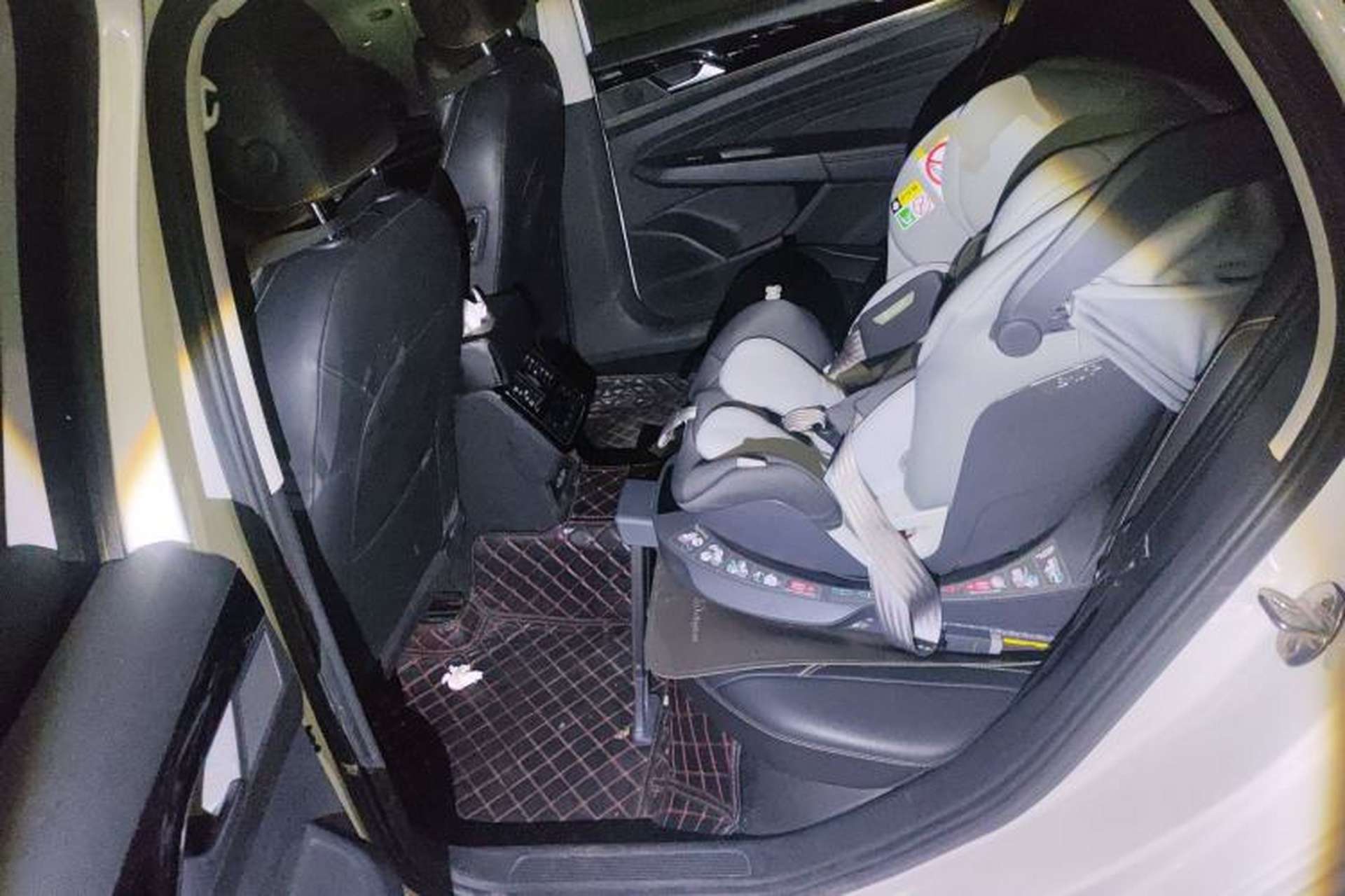 Used Volkswagen Passat 2019 330TSI Elite Edition China VI Left Rear Seat