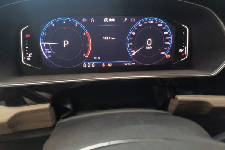 Used Volkswagen Passat 2019 330TSI Luxury Edition China VI Standard Odometer Close Up