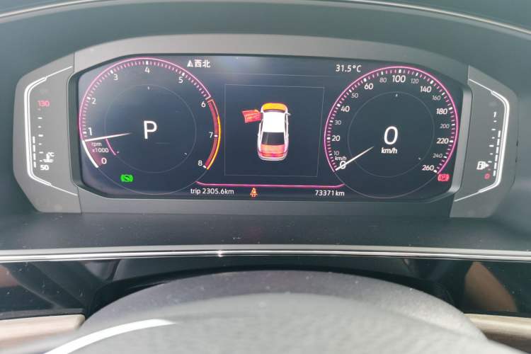 Used Volkswagen Passat 2019 330TSI Luxury Edition China VI Standard Odometer Close Up